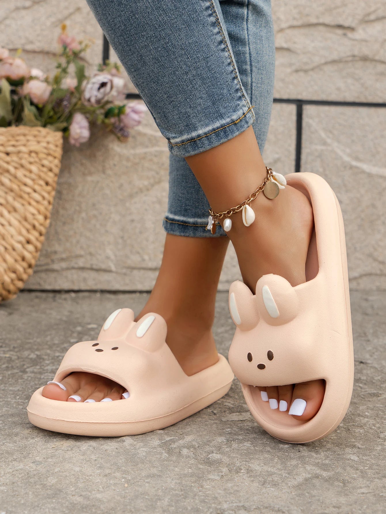 New Women's Cute Slippers Fashionable and Versatile Home Slippers Bathroom Sandals