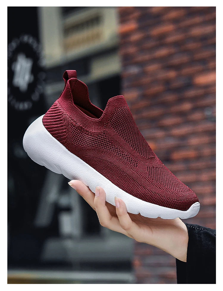 Designer's new pair of casual sports shoes for men and women mesh breathable comfortable shoes large size running shoes