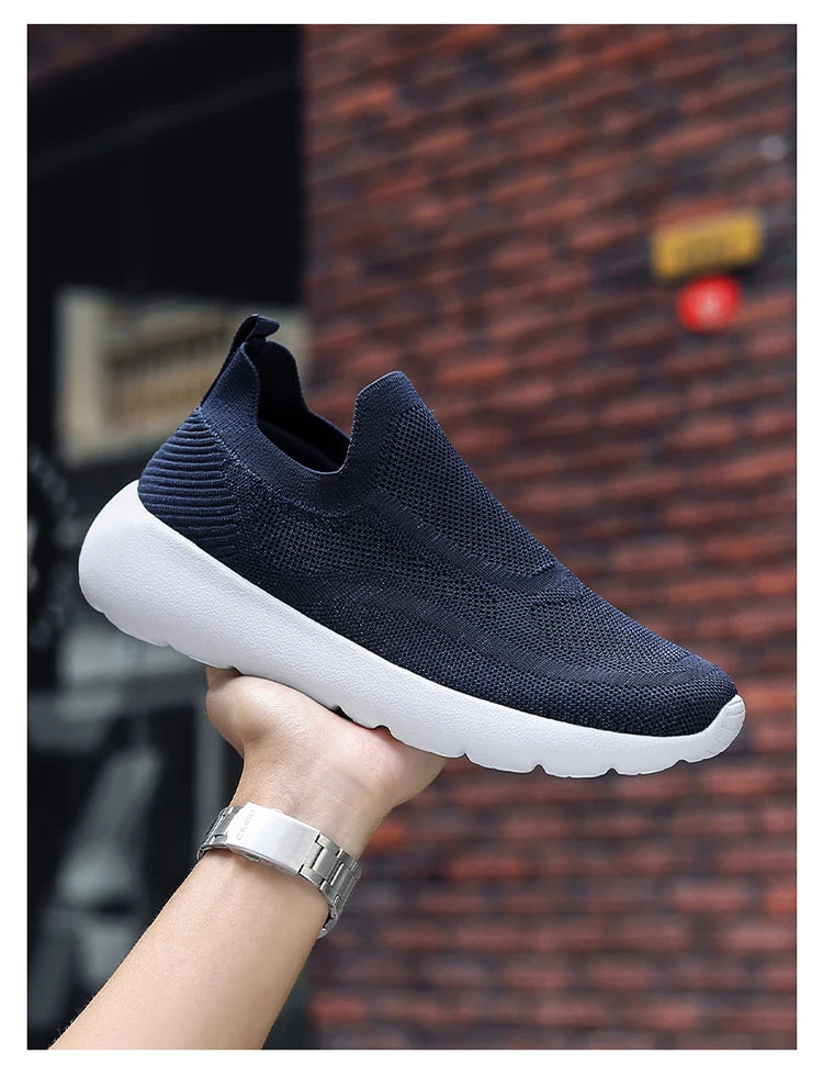 Designer's new pair of casual sports shoes for men and women mesh breathable comfortable shoes large size running shoes