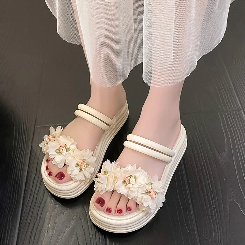 Women's Sweet and Fashionable Casual Slippers 2024 New Vacation Beach Sandals Thick Sole Slippers