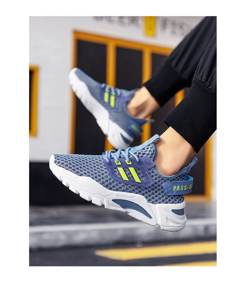 Men's spring/Summer White Sneakers Casual lightweight mesh running shoes Men's breathable tennis walking student shoes