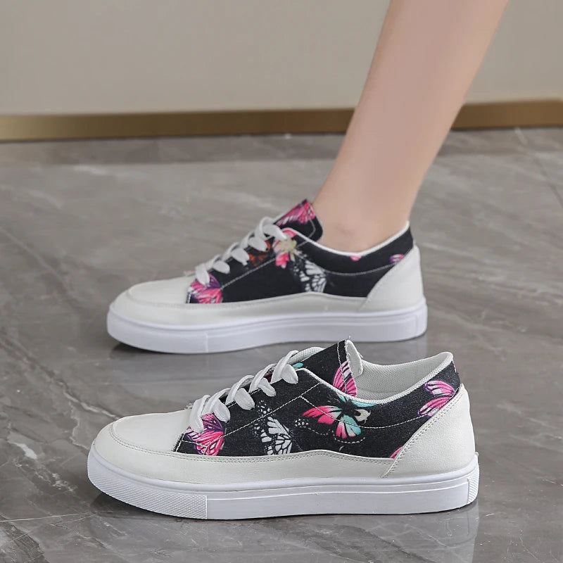 Women's new embroidered canvas shoes, comfortable and versatile, flat and breathable board shoes, casual sports shoes