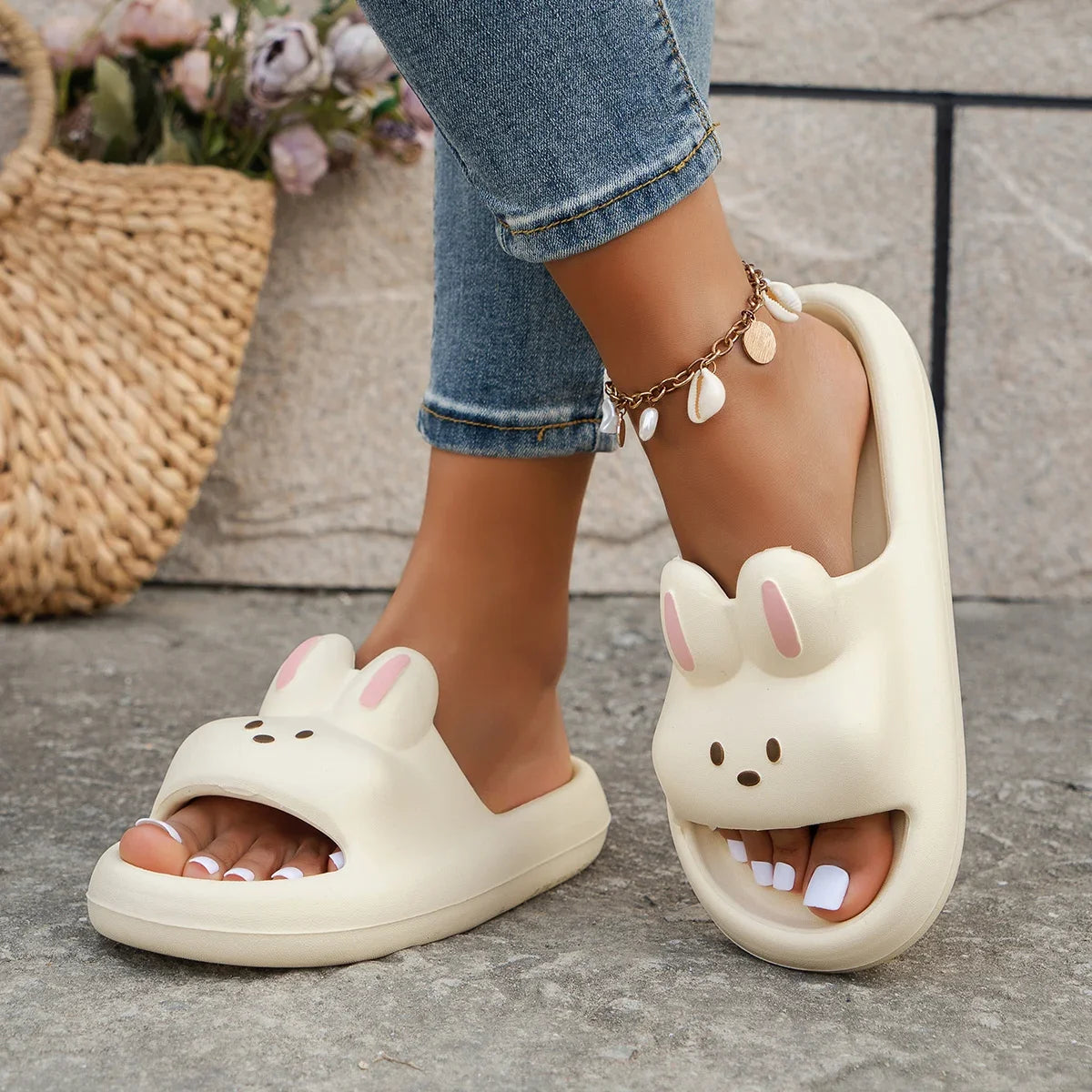 New Women's Cute Slippers Fashionable and Versatile Home Slippers Bathroom Sandals