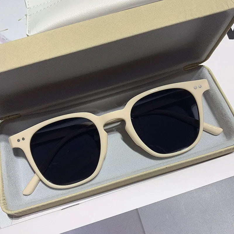 Women's Sunglasses Square Frame Glasses Women Fashion Lenses Oversized Shades replicas of luxury Sun Glasses UV400 Eyewear