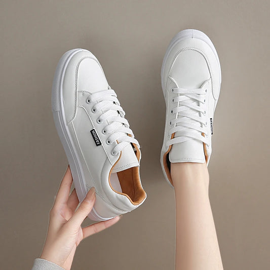 Women's new white shoes, comfortable and versatile, flat and breathable board shoes, casual sports shoes