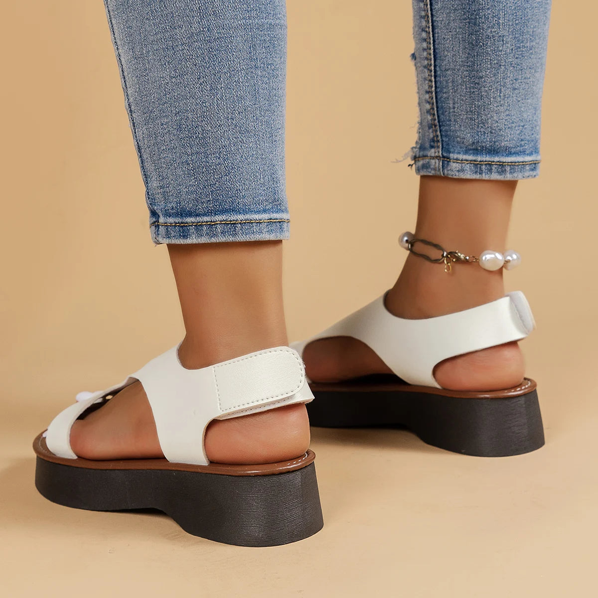 New women's casual sandals trend versatile thick soled beach vacation sandals