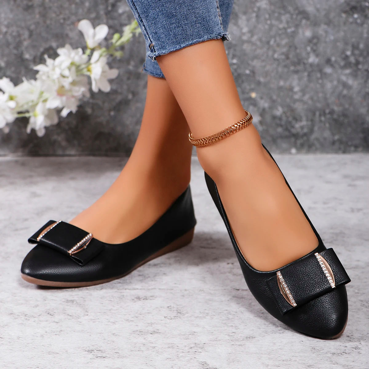 Women's casual single shoes in 2024, new versatile and comfortable, one footed bean shoes, bow Mary Jane shoes