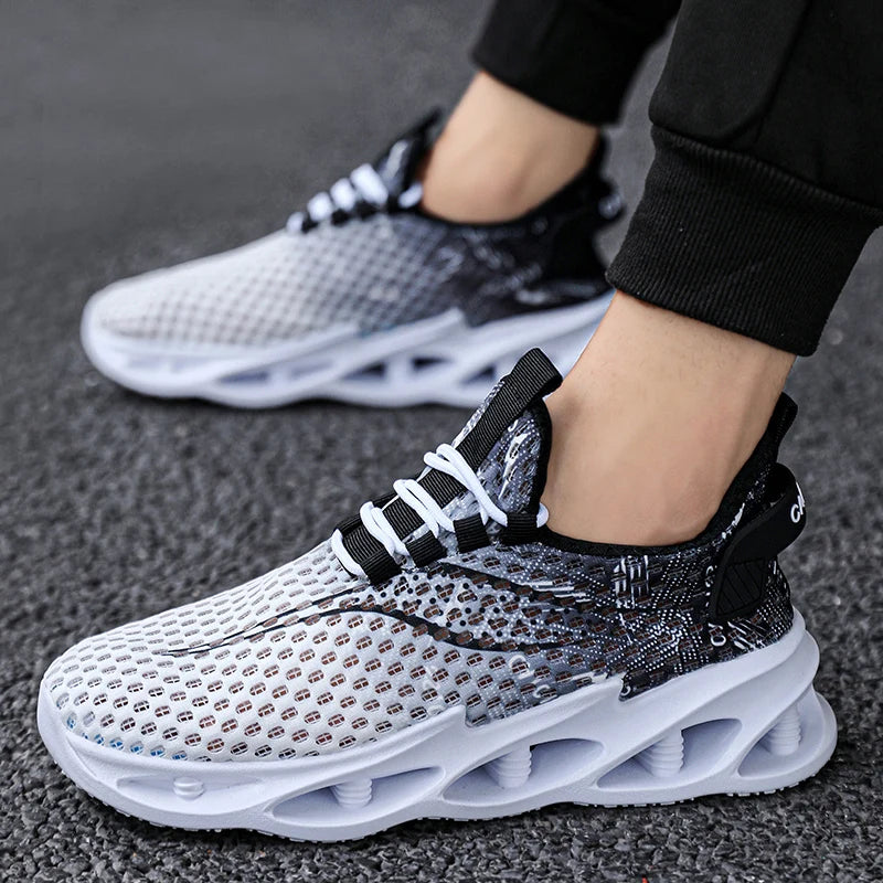 New summer men's mesh surface breathable lightweight soft soled men's shoes non-slip wear-resistant casual sports shoes