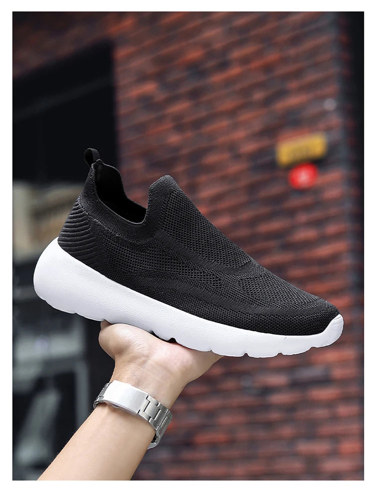 Designer's new pair of casual sports shoes for men and women mesh breathable comfortable shoes large size running shoes