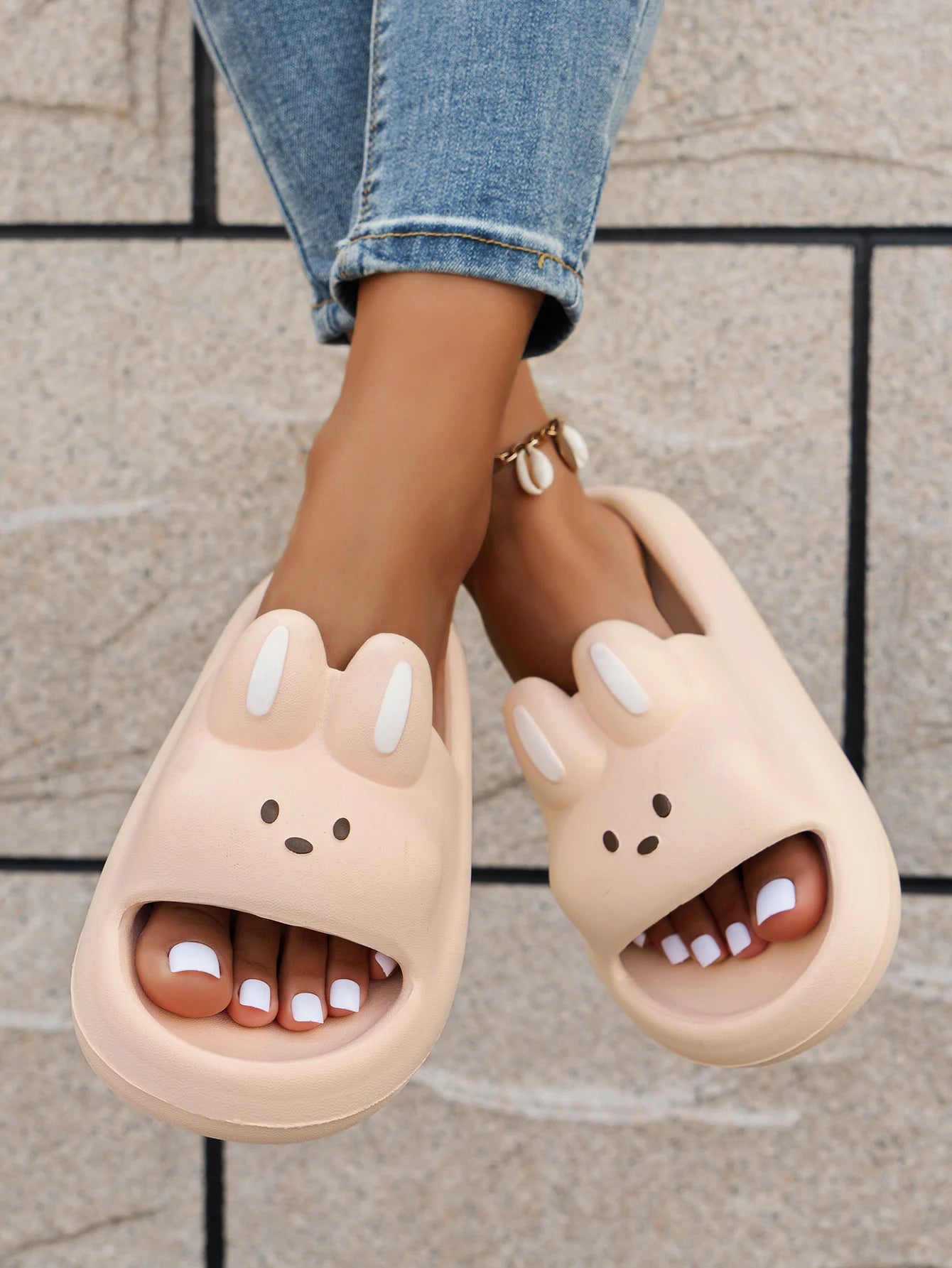 New Women's Cute Slippers Fashionable and Versatile Home Slippers Bathroom Sandals