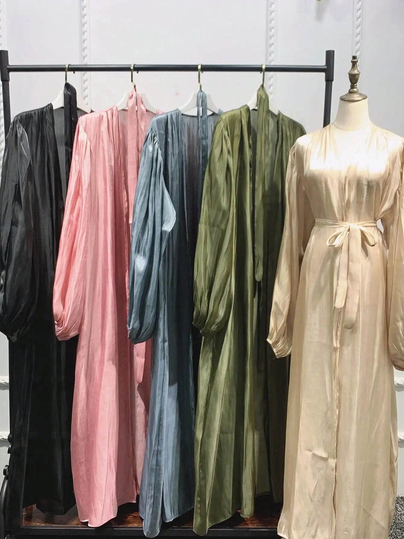 1pc Elegant And Fashionable Satin-Like Flowy Shawl Robe With Lantern Sleeves, Suitable For Daily Wear And Gatherings