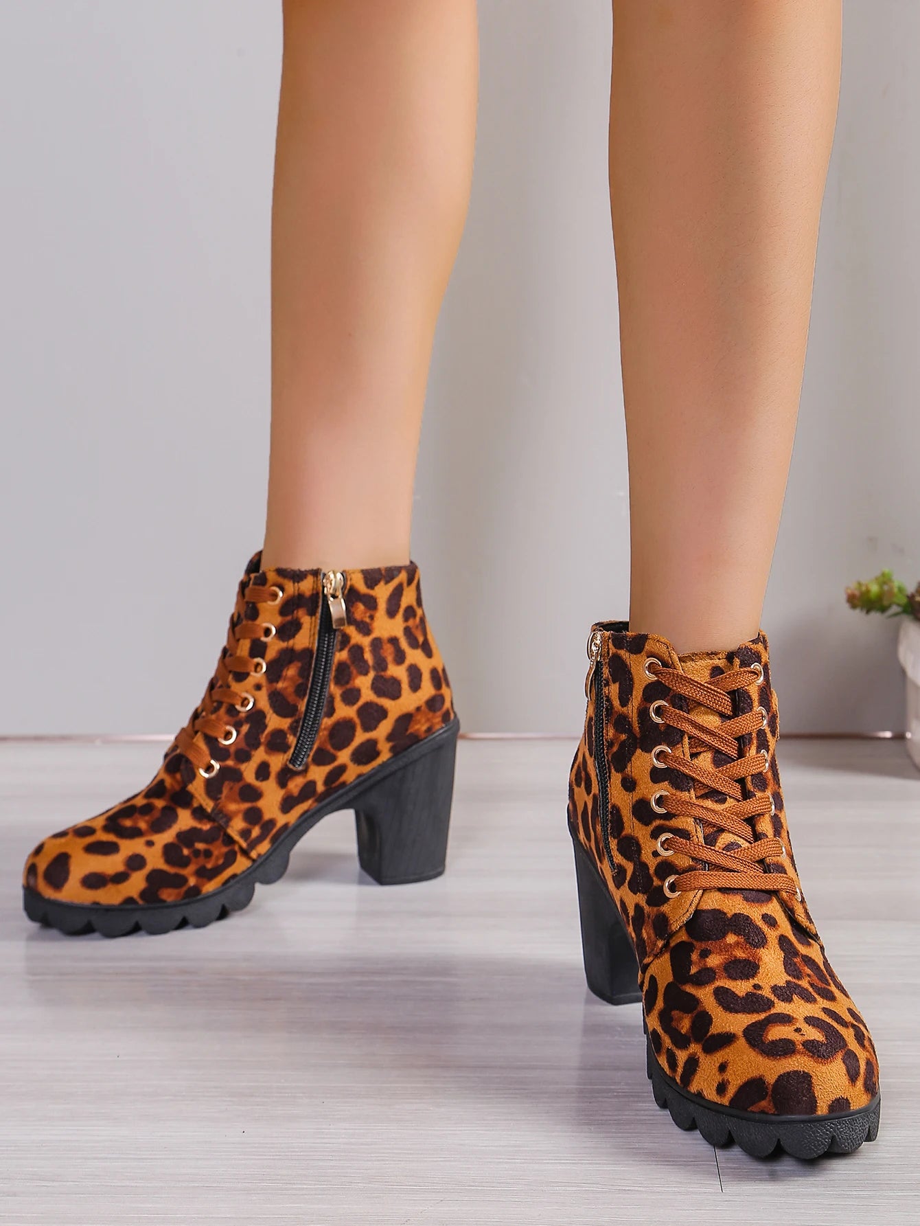 Women's new leopard print short boots 2024 new autumn and winter casual fashion women's shoes internet famous Chelsea boots