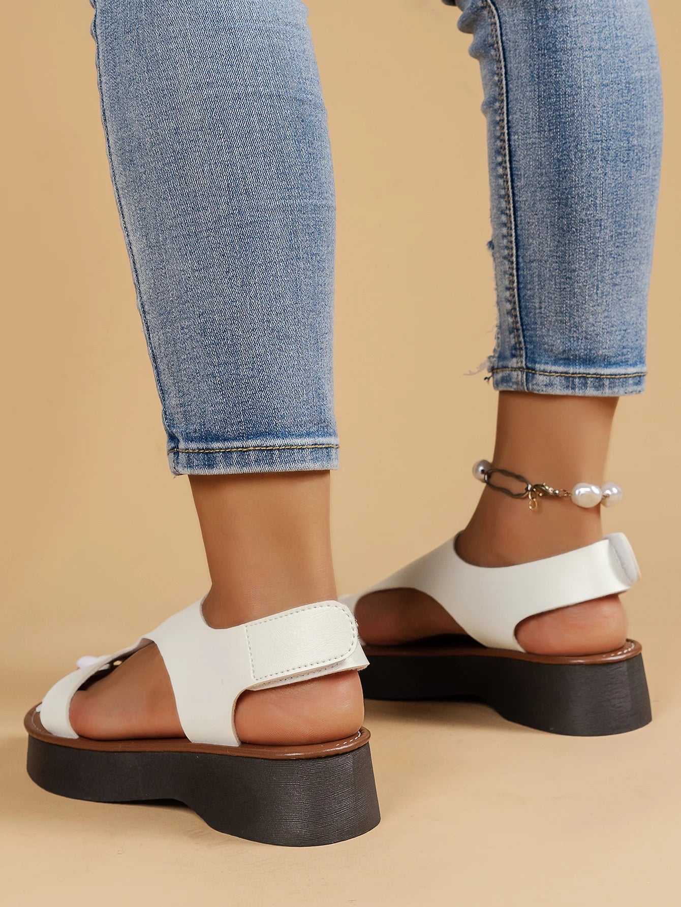 New women's casual sandals trend versatile thick soled beach vacation sandals