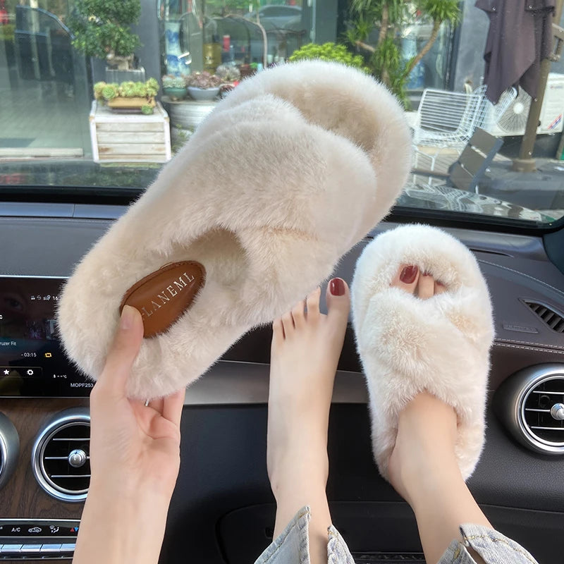 Chunky Platform Fur Slippers Women 2023 Winter Thick Bottom Furry Outdoor Slippers Woman Plus Size 42 Short Plush Designer Shoes