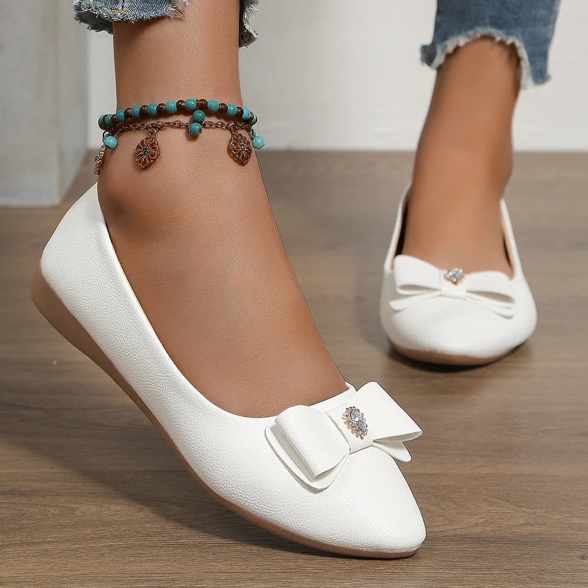 Women's casual single shoes in 2024, new versatile and comfortable, one footed bean shoes, bow Mary Jane shoes