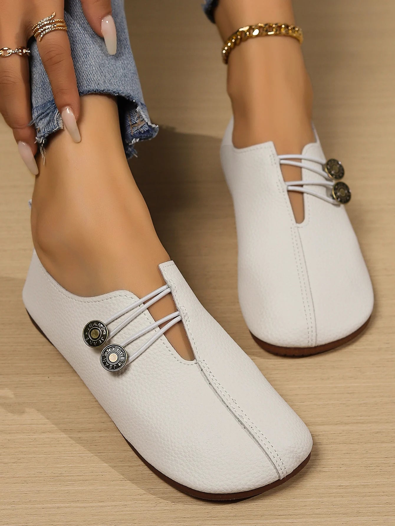 Women's casual flat sole single shoes, 2024 new trend, one footed bean shoes, comfortable Mary Jane shoes