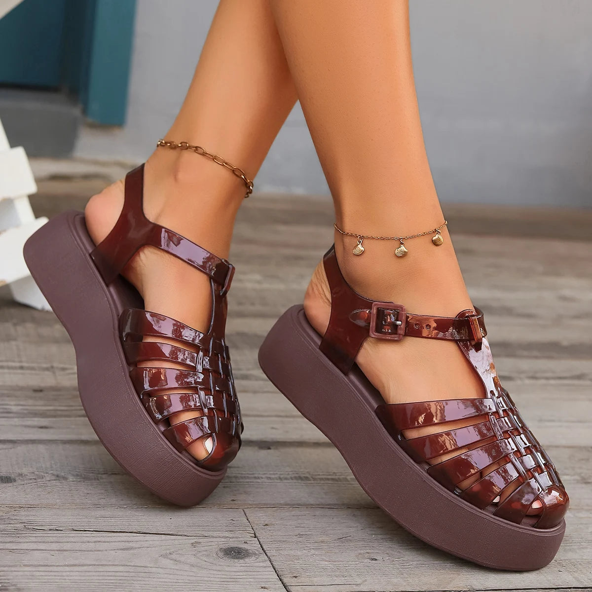 Women's new casual thick sole sandals, fashionable and versatile woven hollow sponge cake Roman shoes