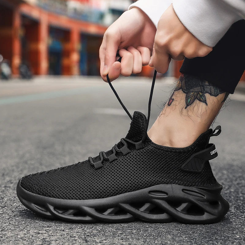 Men's new flying mesh surface breathable casual sports shoes spring and summer soft sole large size low top running shoes