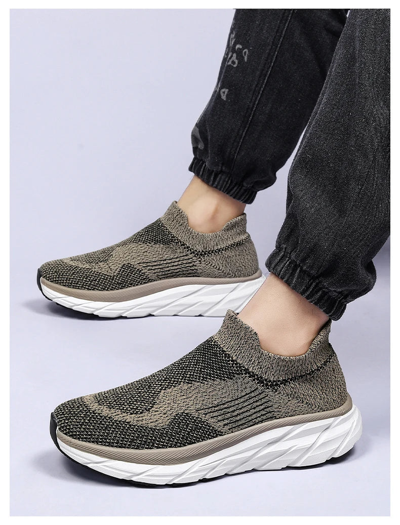 Breathable new men's and women's casual shoes spring and autumn light couples walking non-slip sports shoes large size