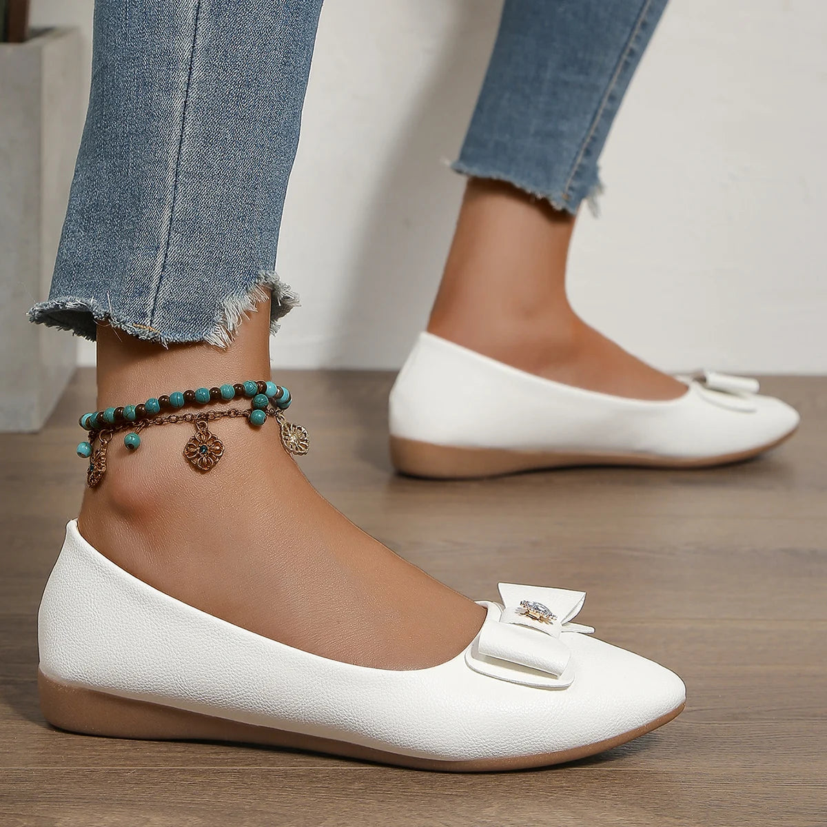 Women's casual single shoes in 2024, new versatile and comfortable, one footed bean shoes, bow Mary Jane shoes