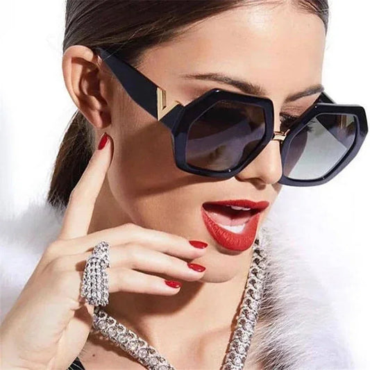 2024 Luxury Square Sunglasses Ladies Fashion Glasses Classic Brand Designer Retro Sun Glasses Women Sexy Eyewear Unisex Shades