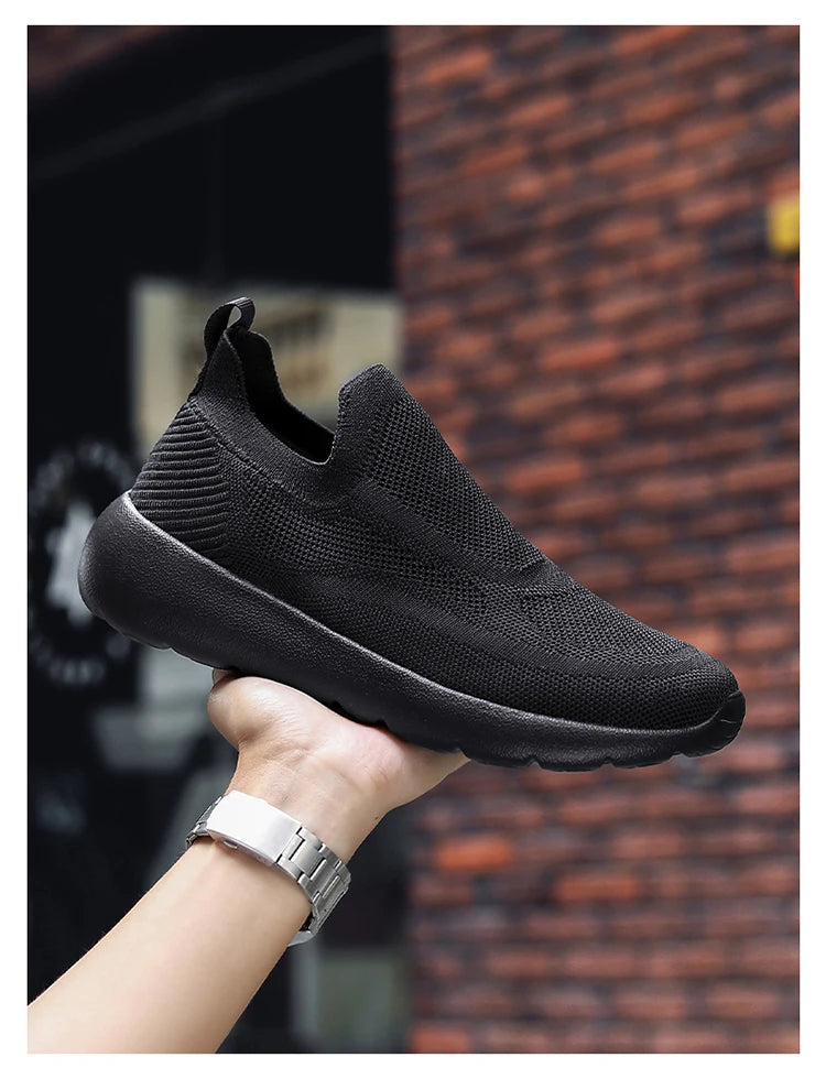 Designer's new pair of casual sports shoes for men and women mesh breathable comfortable shoes large size running shoes