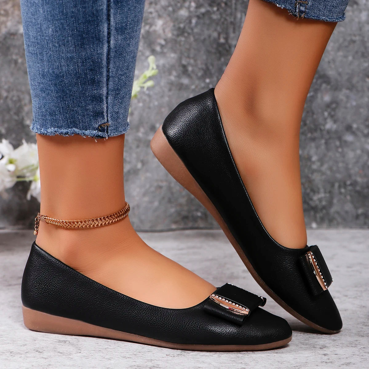 Women's casual single shoes in 2024, new versatile and comfortable, one footed bean shoes, bow Mary Jane shoes