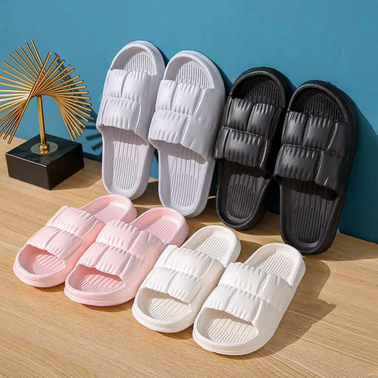 Cute Home Slippers Cloud Woman Bear Summer Beach Slides Indoor Soft Sole Anti slip Eva Sandals Women's Herringbone Slippers Show