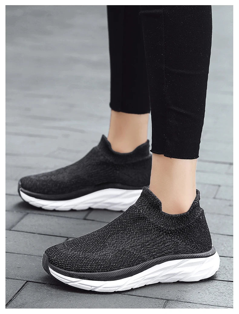 Breathable new men's and women's casual shoes spring and autumn light couples walking non-slip sports shoes large size