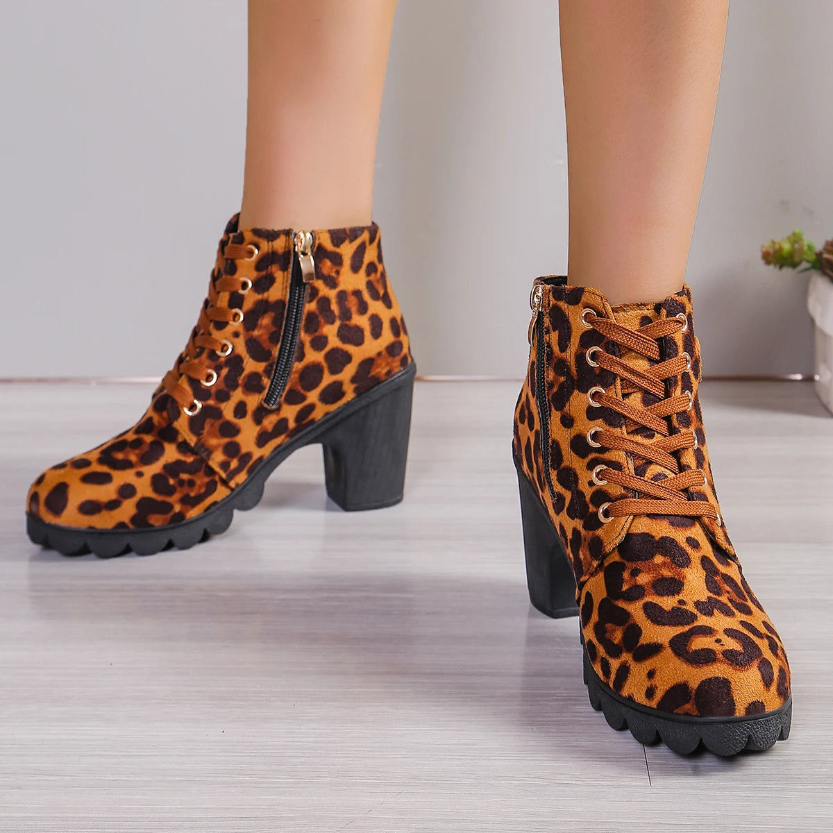 Women's new leopard print short boots 2024 new autumn and winter casual fashion women's shoes internet famous Chelsea boots