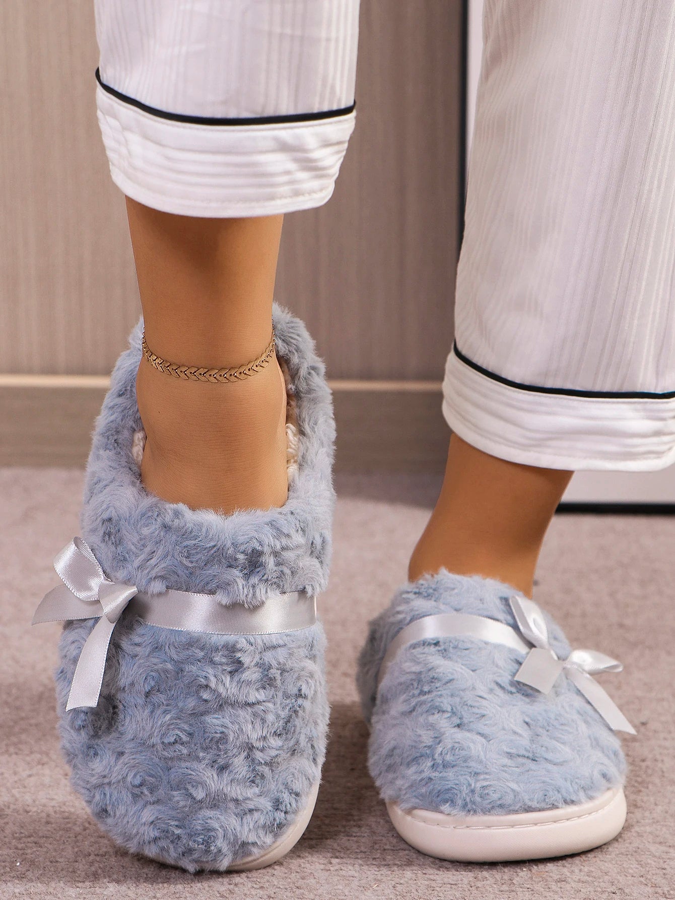 Women's new cute fur slippers, comfortable and warm cotton shoes for home use