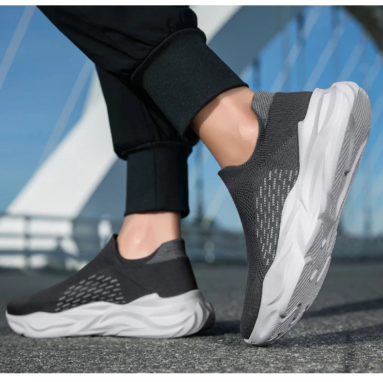 New men's and women's spring and autumn lovers flying woven sports casual shoes large size running shoes men's and women's shoes