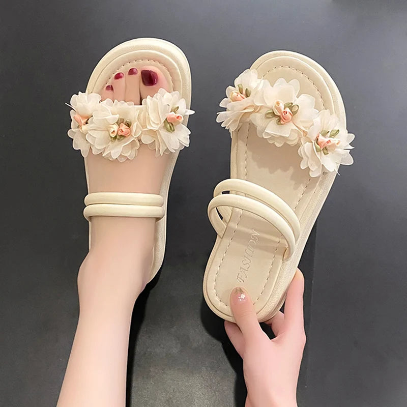 Women's Sweet and Fashionable Casual Slippers 2024 New Vacation Beach Sandals Thick Sole Slippers