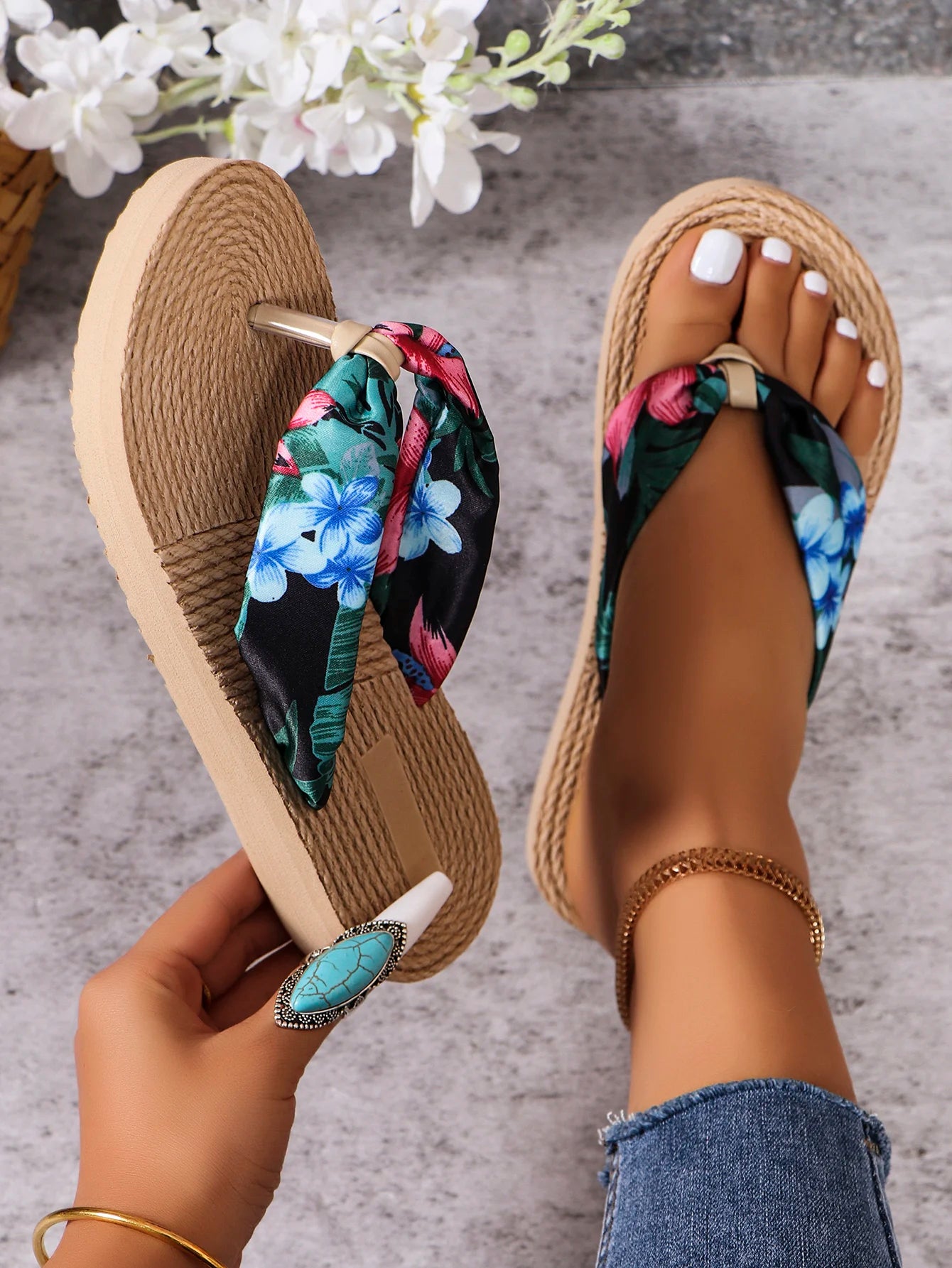 Women's New Style Slippers Fashionable and Versatile Thickness One word Slippers Holiday Beach Shoes