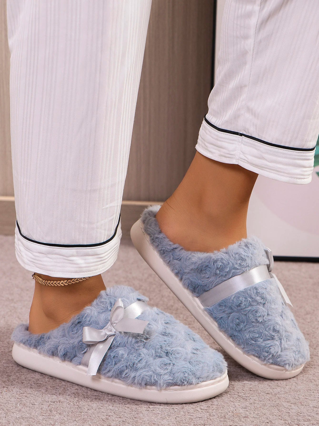 Women's new cute fur slippers, comfortable and warm cotton shoes for home use