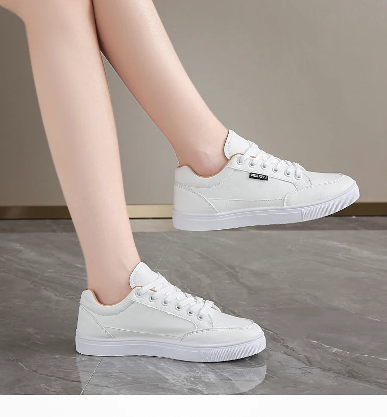 Women's new white shoes, comfortable and versatile, flat and breathable board shoes, casual sports shoes