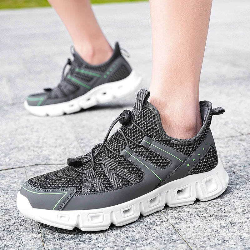 Spring and summer new men's leisure sports breathable mesh light walking shoes large size vulcanized men's shoes