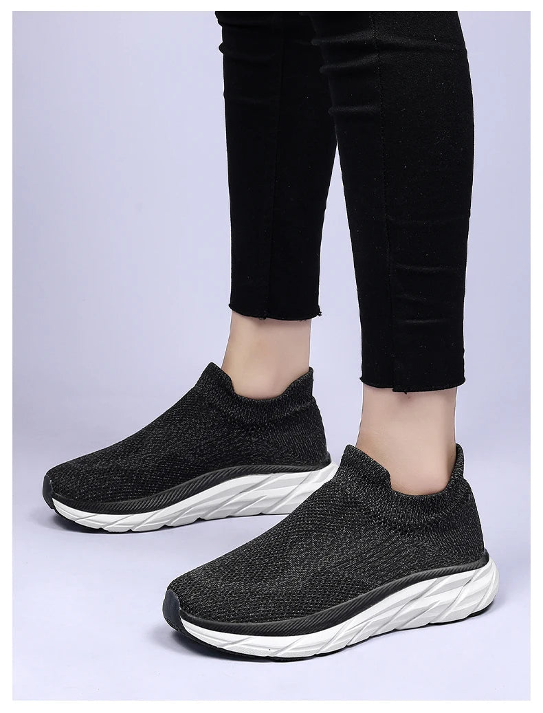 Breathable new men's and women's casual shoes spring and autumn light couples walking non-slip sports shoes large size