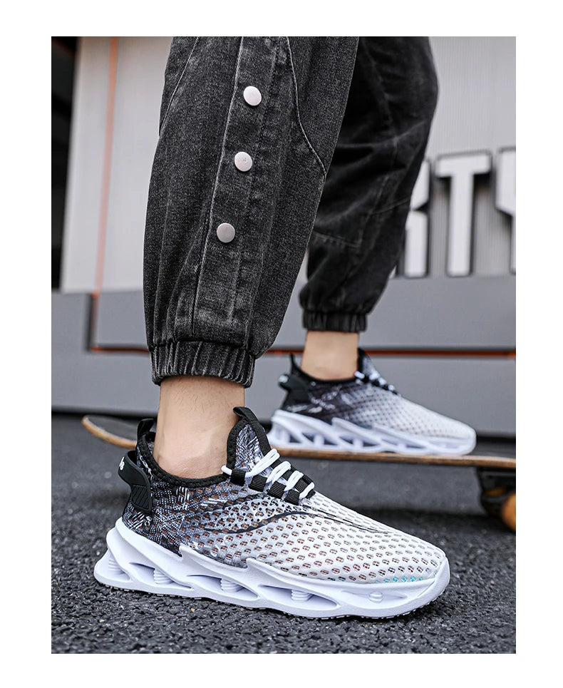 New summer men's mesh surface breathable lightweight soft soled men's shoes non-slip wear-resistant casual sports shoes