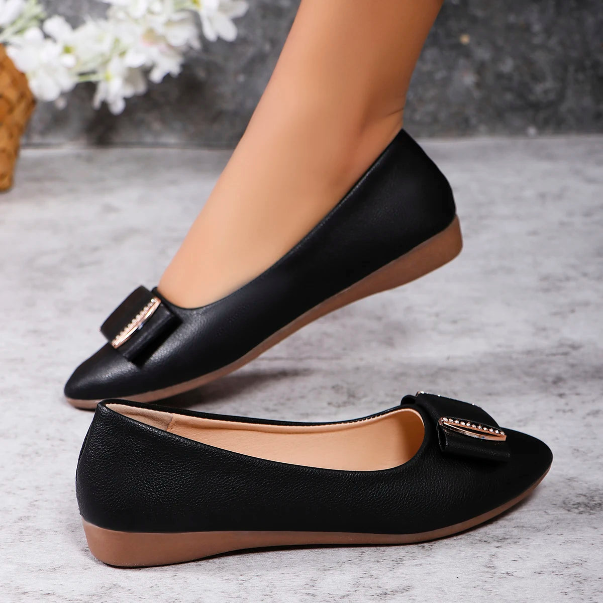 Women's casual single shoes in 2024, new versatile and comfortable, one footed bean shoes, bow Mary Jane shoes