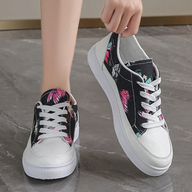 Women's new embroidered canvas shoes, comfortable and versatile, flat and breathable board shoes, casual sports shoes