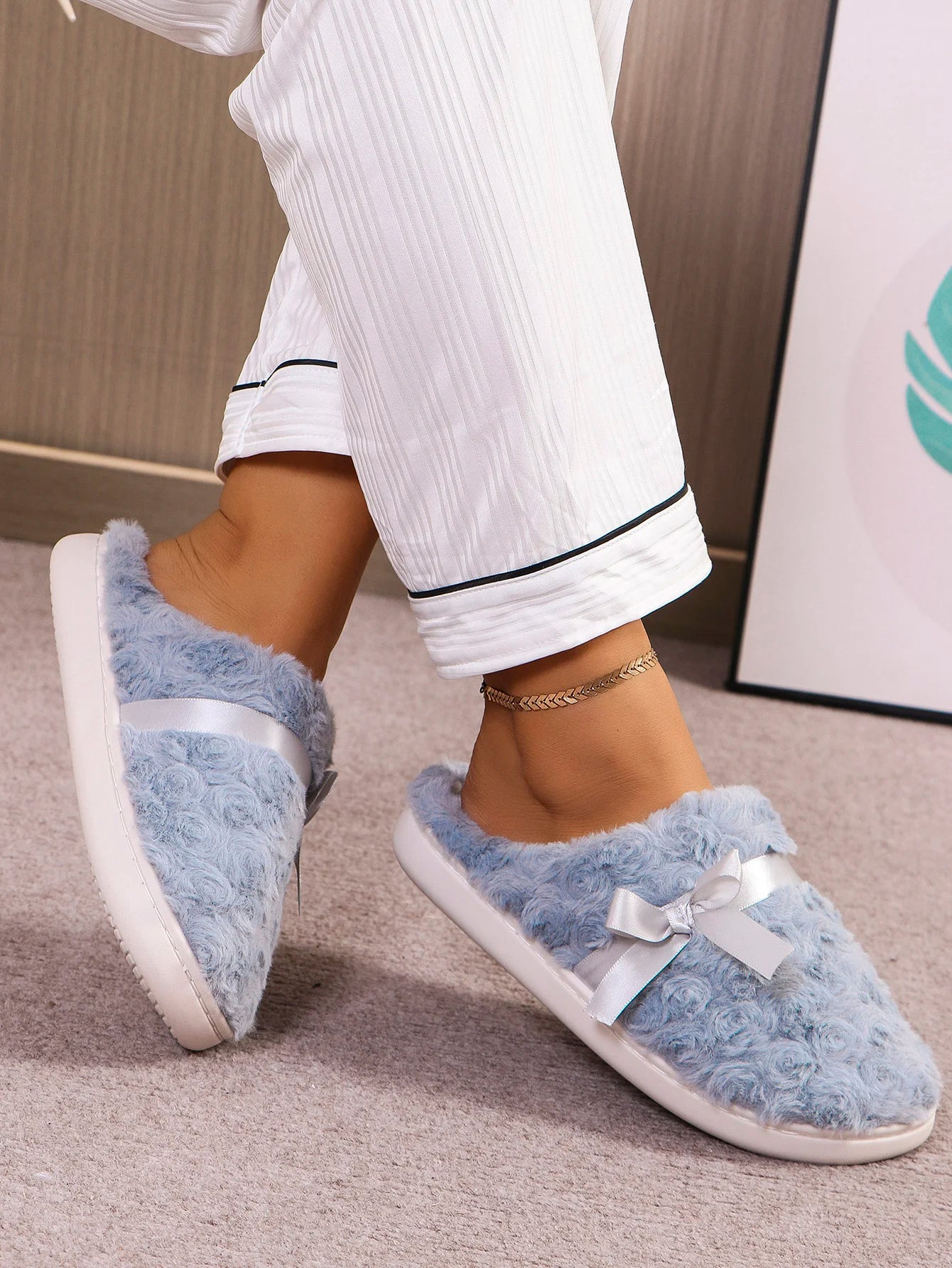 Women's new cute fur slippers, comfortable and warm cotton shoes for home use